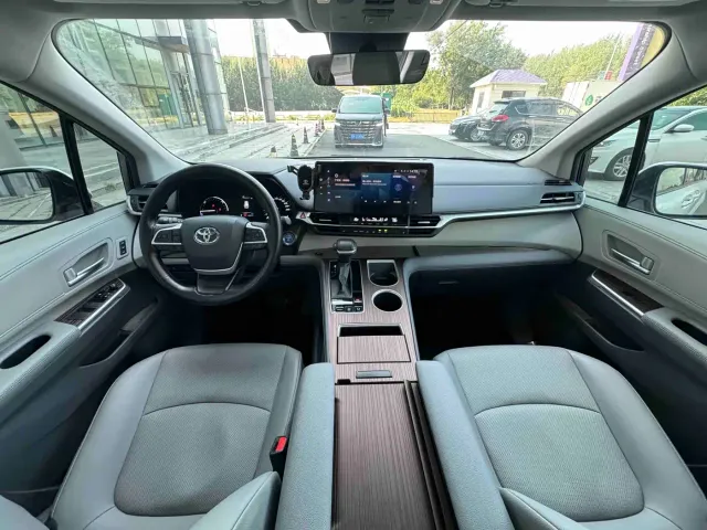Toyota Granvia — Фото автомобиля 9