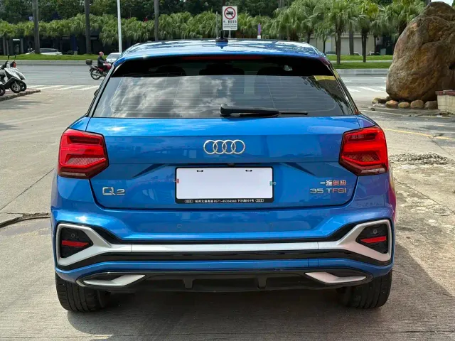 Audi Q2L — Фото автомобиля 11