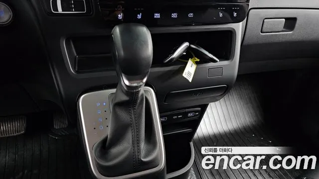 Hyundai Staria Staria Инвалидная коляска Подъёмник/Slope — Фото автомобиля 9
