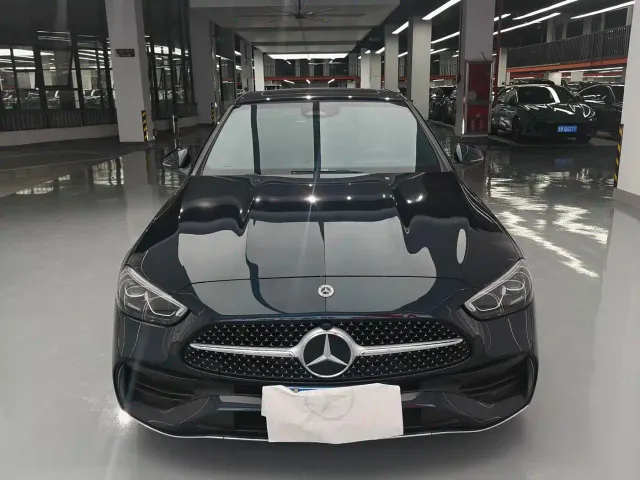 Фотография автомобиля — Mercedes-Benz C-Class