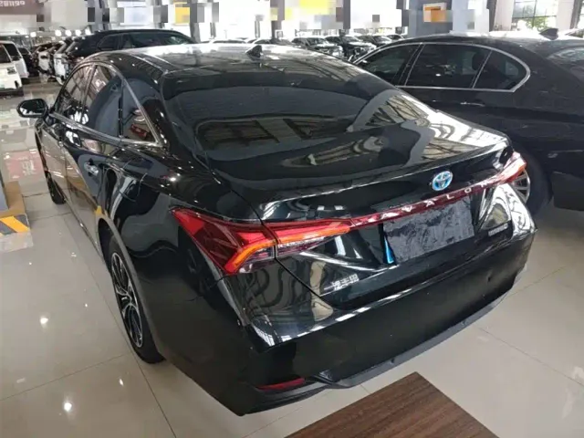 Toyota Avalon — Фото автомобиля 4