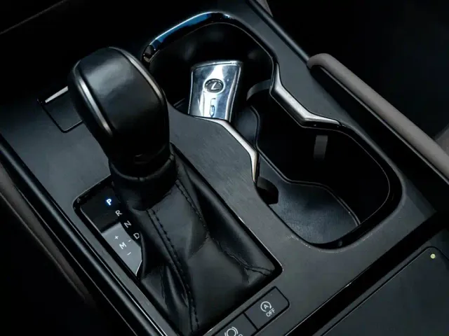 Lexus ES — Фото автомобиля 21