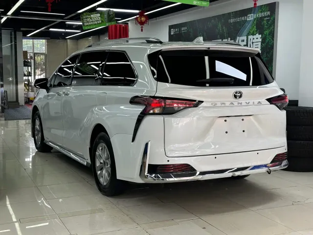 Toyota Granvia — Фото автомобиля 6