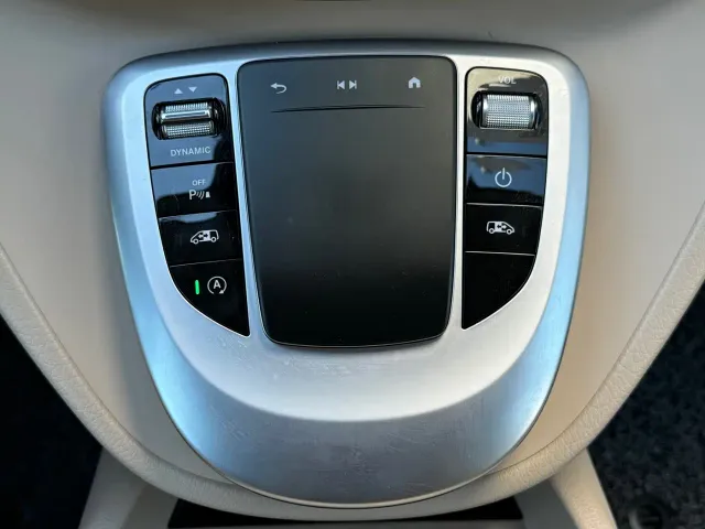 Mercedes-Benz V-Class — Фото автомобиля 25