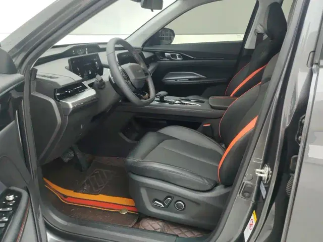 Changan Z6 — Фото автомобиля 9