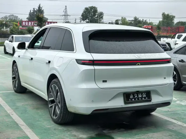 Li Auto L6 — Фото автомобиля 7
