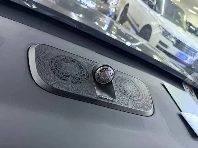 Li Auto ONE — Фото автомобиля 8