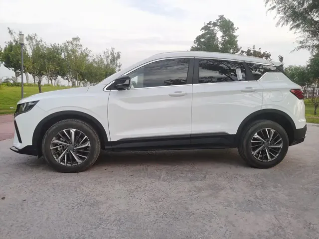 Geely Binyue — Фото автомобиля 4