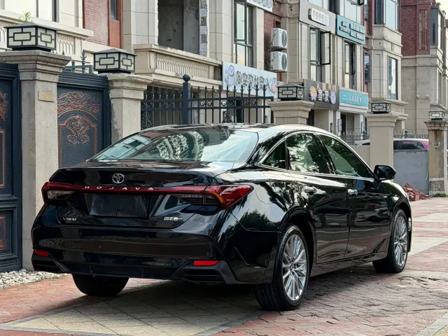 Toyota Avalon 2024 Hybrid 2.0L Luxury Edition — Фото автомобиля 9