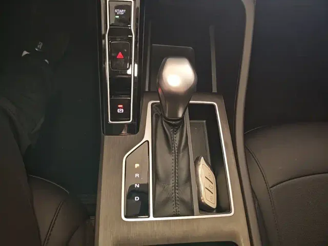 Roewe i5 — Фото автомобиля 13