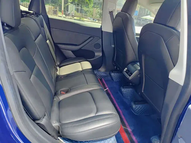 Tesla Model Y — Фото автомобиля 11