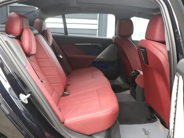 BMW 5 Series — Фото автомобиля 25