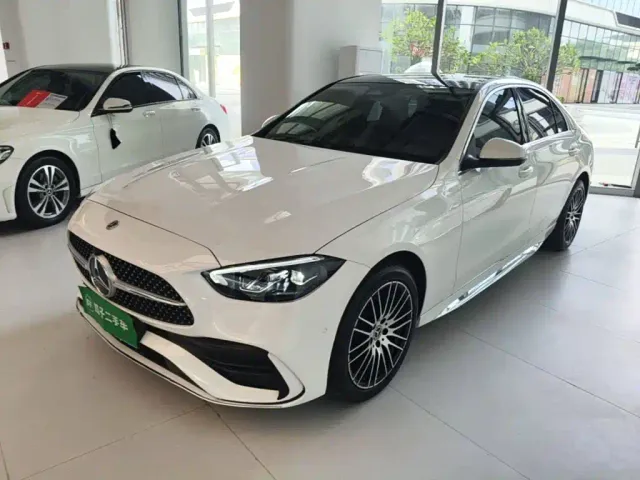 Фотография автомобиля — Mercedes-Benz C-Class