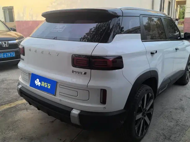 Geely ICON — Фото автомобиля 3