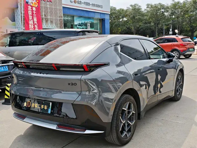 Lynk & Co Z20 — Фото автомобиля 3