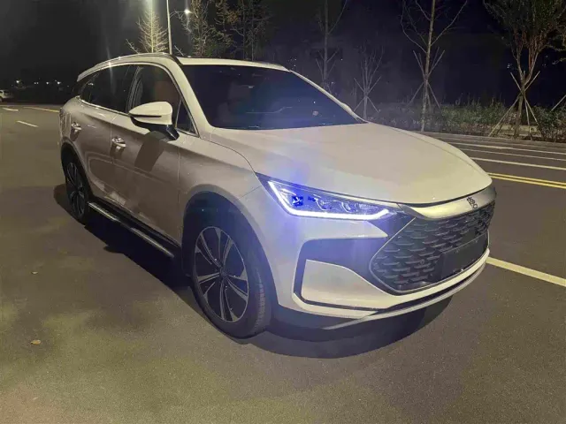 BYD Tang — Фото автомобиля 2