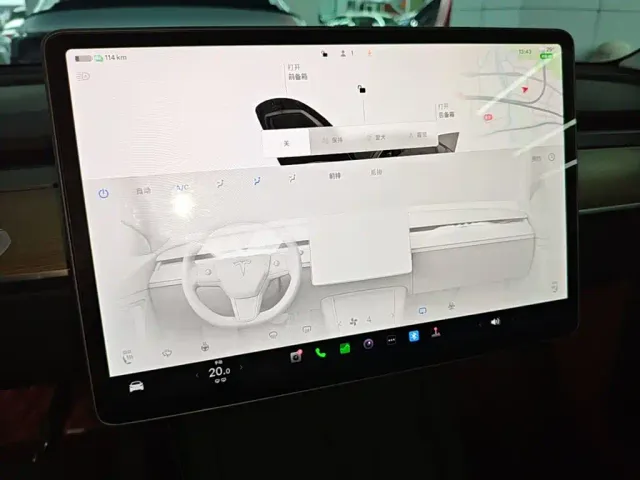 Tesla Model Y — Фото автомобиля 12