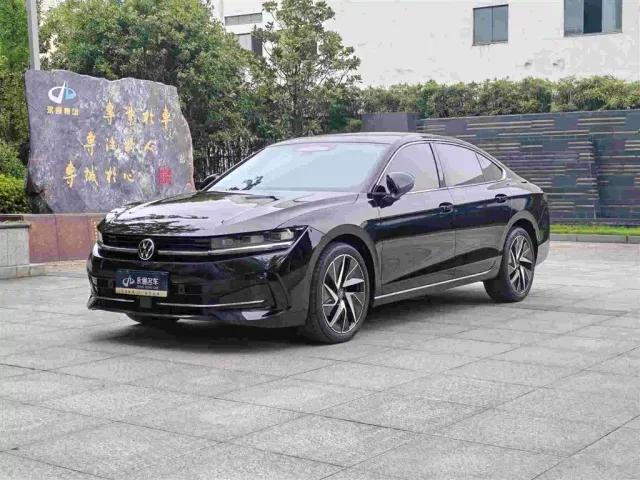 Фотография автомобиля — Volkswagen Magotan