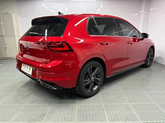 Volkswagen Golf — Фото автомобиля 18