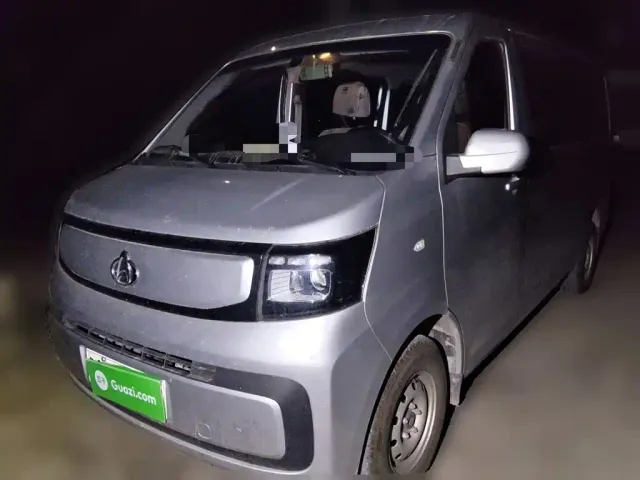 Фотография автомобиля — Changan Ruixing EM80