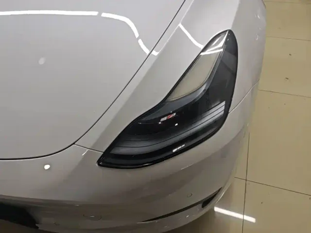 Tesla Model Y — Фото автомобиля 23