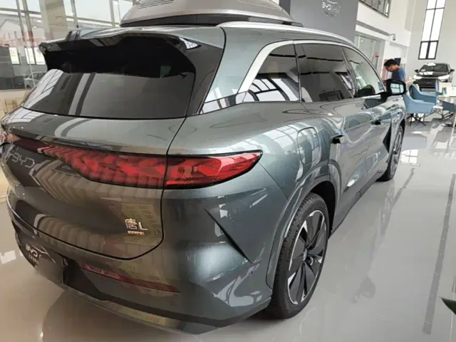 BYD Tang L — Фото автомобиля 6