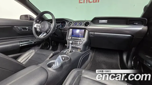 Ford Mustang — Фото автомобиля 7