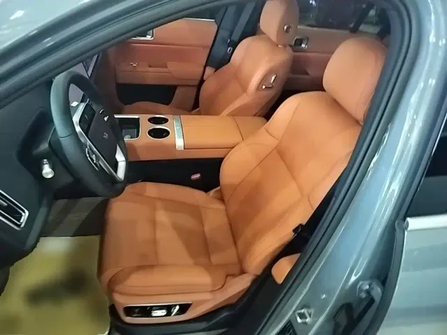Li Auto L7 — Фото автомобиля 14