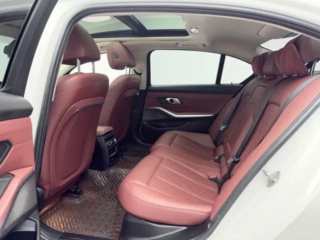 BMW 3 Series — Фото автомобиля 8