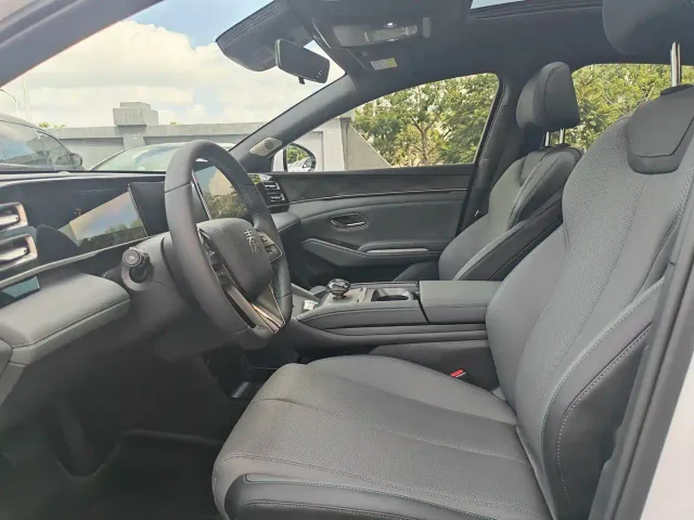 BYD Qin L — Фото автомобиля 10