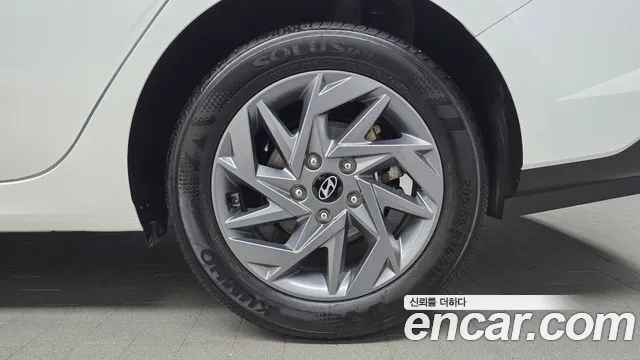 Hyundai AVANTE Новый Avante (CN7) — Фото автомобиля 21