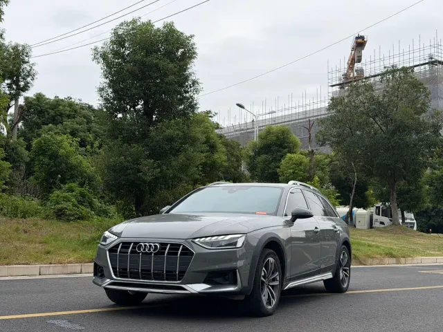 Audi A4 — Фото автомобиля 3
