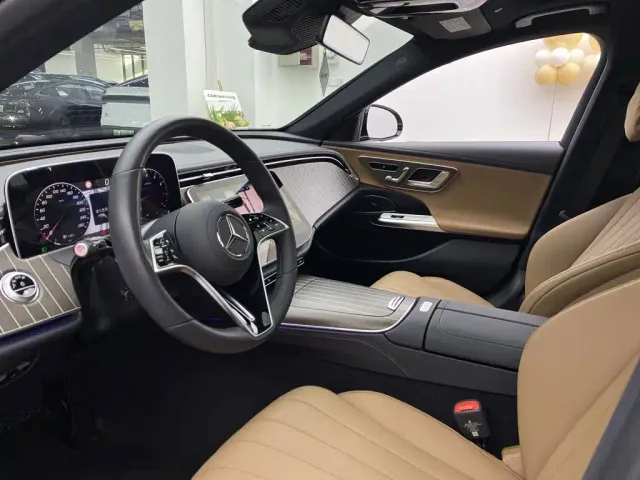 Mercedes-Benz E-Class — Фото автомобиля 18