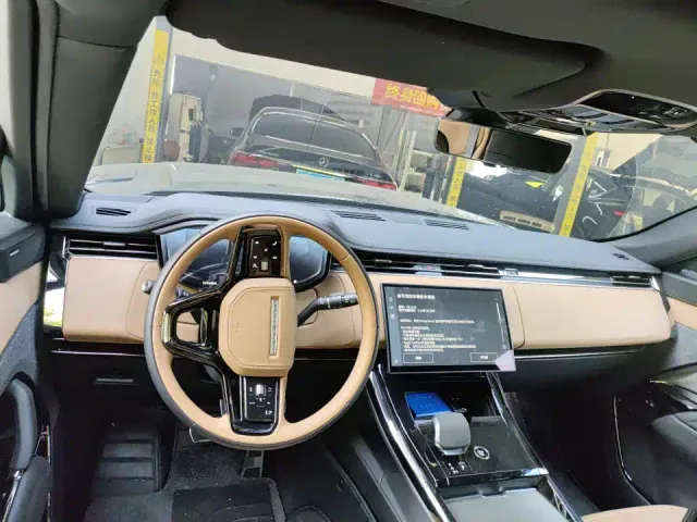 Land Rover Range Rover Sport — Фото автомобиля 7