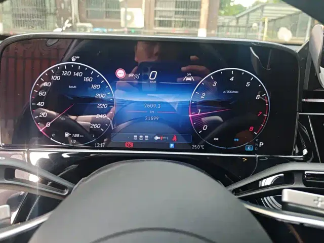Mercedes-Benz E-Class — Фото автомобиля 14