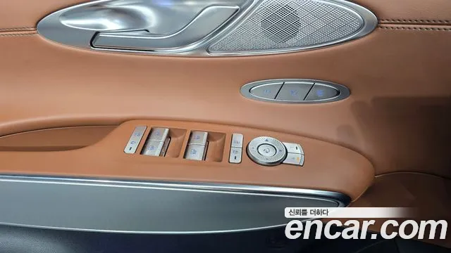 Genesis GV70 — Фото автомобиля 29