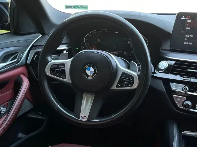BMW 5 Series — Фото автомобиля 21
