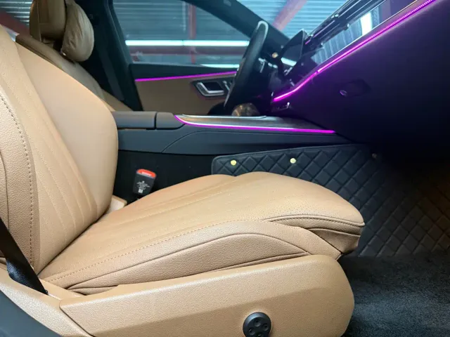 Mercedes-Benz E-Class — Фото автомобиля 21