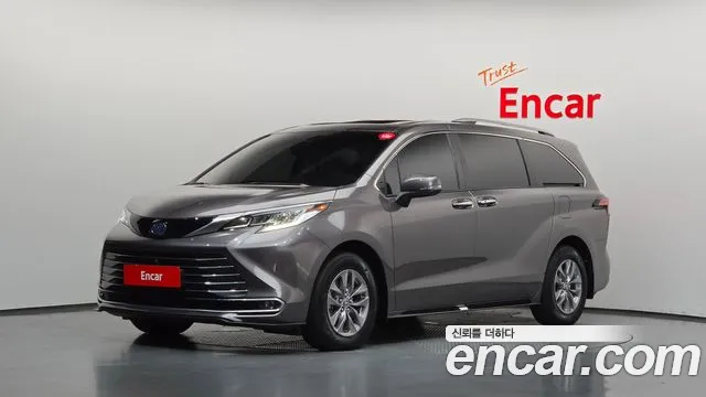 Фотография автомобиля — Toyota Sienna 4th Gen