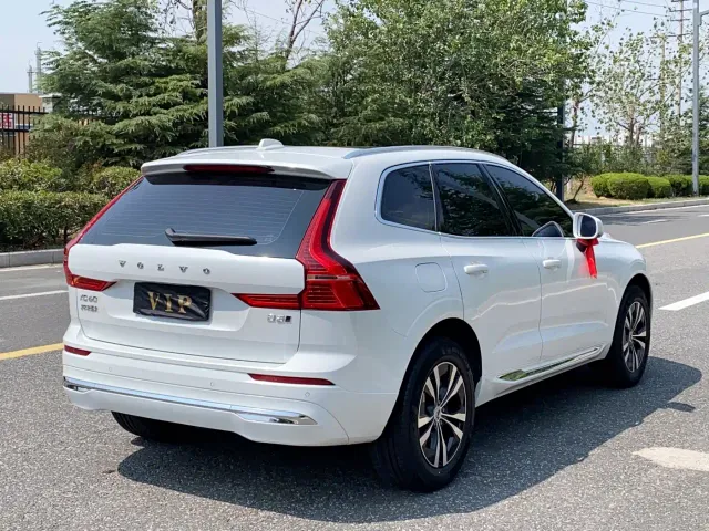 Volvo XC60 — Фото автомобиля 5