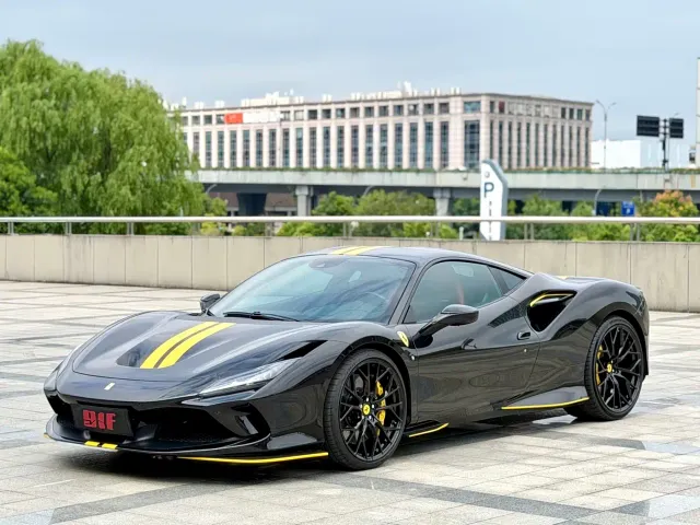 Фотография автомобиля — Ferrari F8