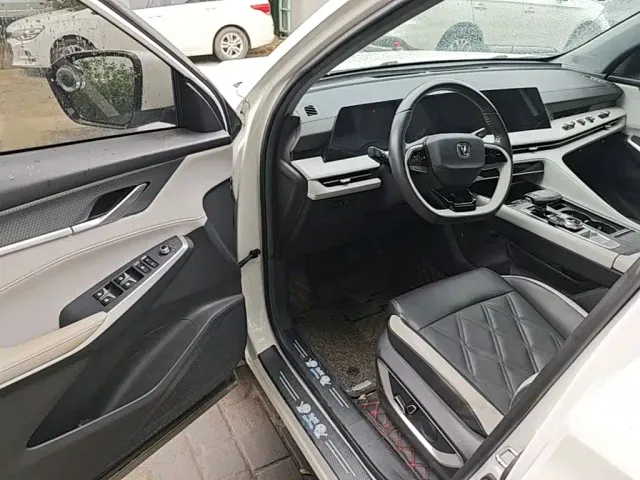 Changan CS75 Plus — Фото автомобиля 15