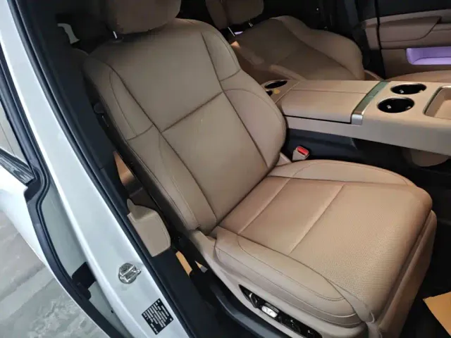 Li Auto MEGA — Фото автомобиля 24