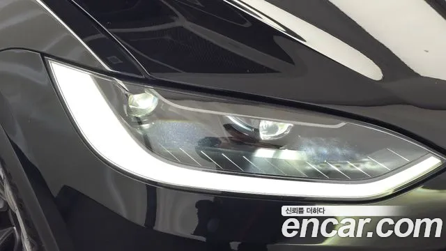 Tesla Model X — Фото автомобиля 7