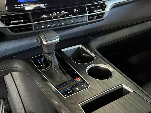 Toyota Sienna — Фото автомобиля 11