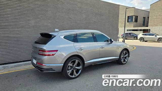 Genesis GV80 — Фото автомобиля 3