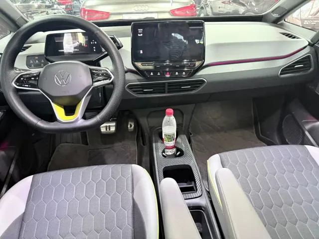 Volkswagen ID.3 — Фото автомобиля 12