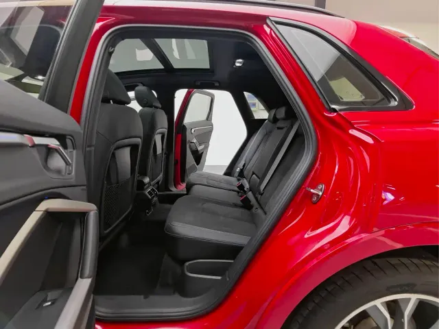 Audi Q3 — Фото автомобиля 10