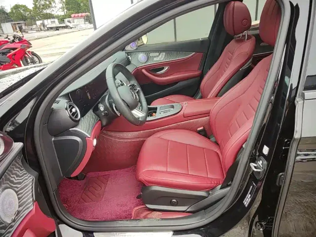 Mercedes-Benz E-Class — Фото автомобиля 14