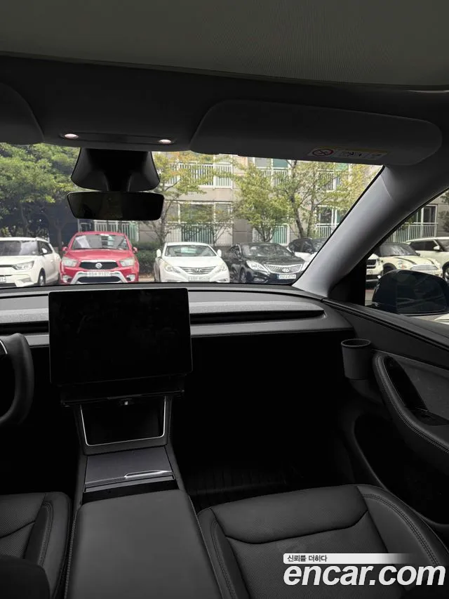 Tesla Model Y — Фото автомобиля 7